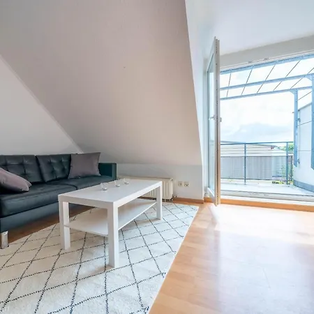 Apartment Edle Dg Maisonette Mit Balkon, Wohnzimmer, Arbeitszimmer, Waschmaschine, Ausstattung, Zentral Furstenwalde