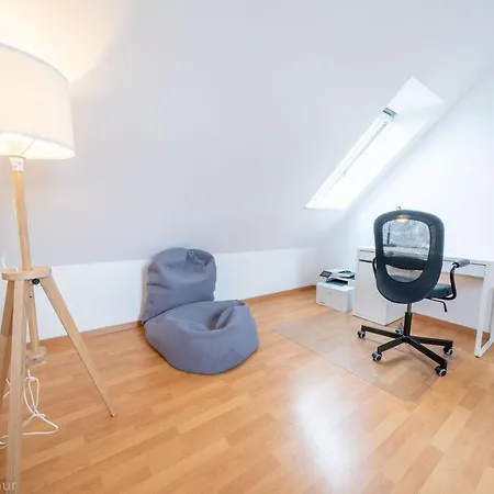 Apartment Edle Dg Maisonette Mit Balkon, Wohnzimmer, Arbeitszimmer, Waschmaschine, Ausstattung, Zentral Furstenwalde