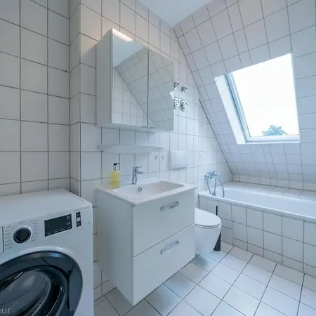 Apartment Edle Dg Maisonette Mit Balkon, Wohnzimmer, Arbeitszimmer, Waschmaschine, Ausstattung, Zentral Furstenwalde