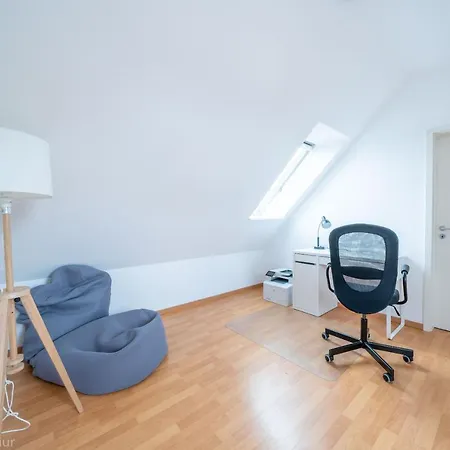 Apartment Edle Dg Maisonette Mit Balkon, Wohnzimmer, Arbeitszimmer, Waschmaschine, Ausstattung, Zentral Furstenwalde